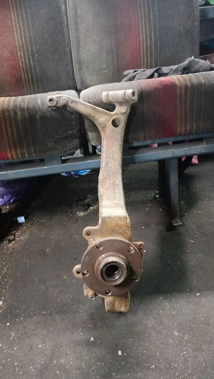 Поворотный кулак правый Ауди A6 C5 - Подвеска (Запчасти) в Калининград