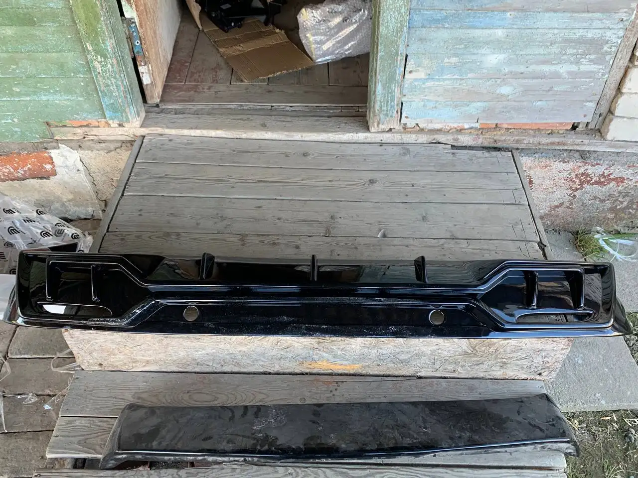 Бампер неизвестной модели - Кузовные детали (Авто) в Калининград