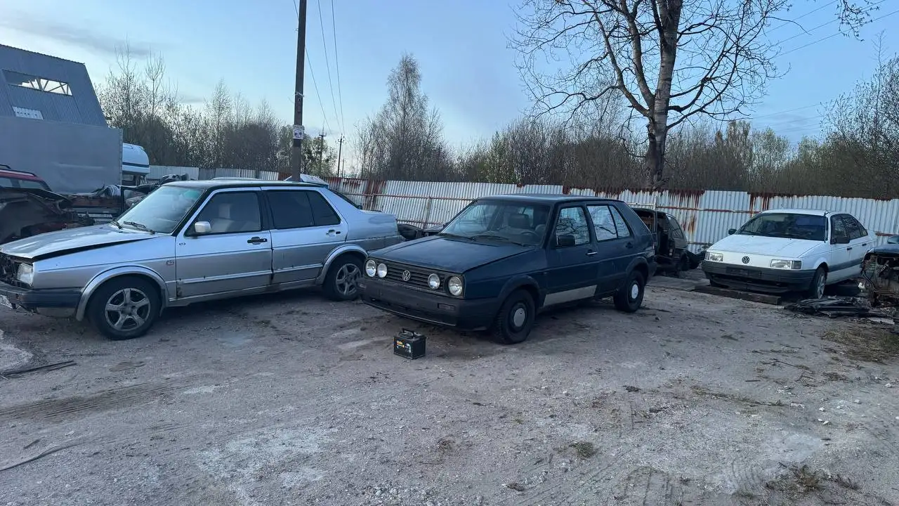 Volkswagen Golf 2 на разбор - Кузовные детали (Запчасти) в Калининград