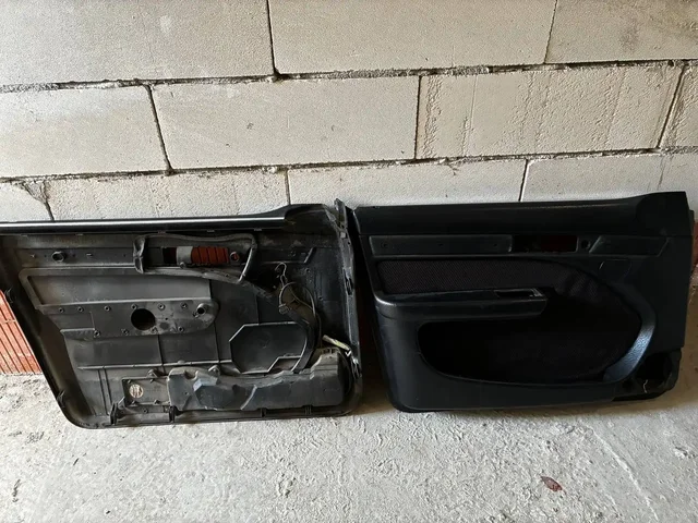 Дверные карты Ауди 100 С4 - Запчасти для легковых авто в Калининград