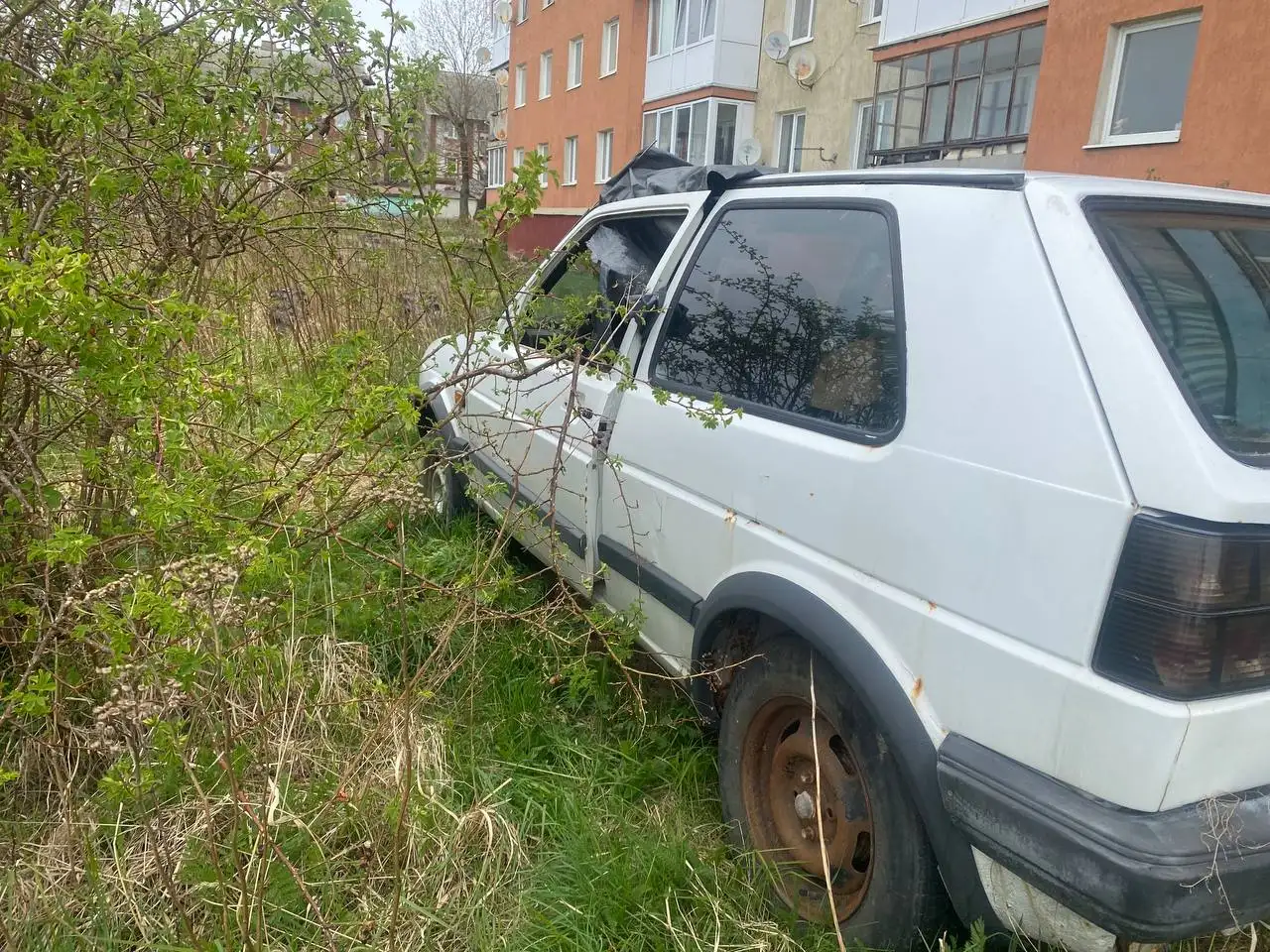 Volkswagen Golf 1989 на запчасти - Легковые автомобили (Авто) в Калининград