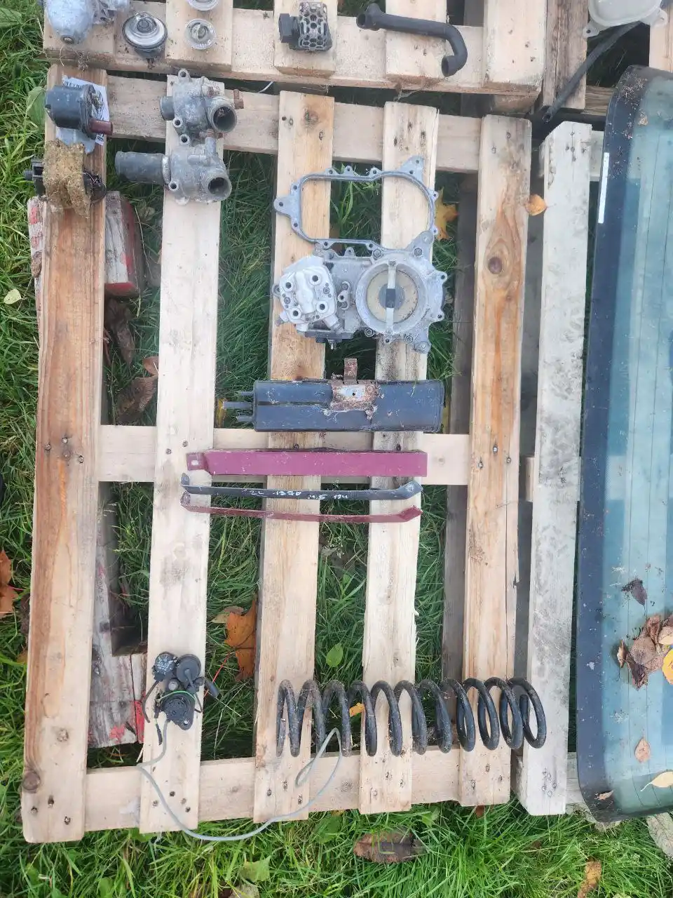 Запчасти на Mercedes 124