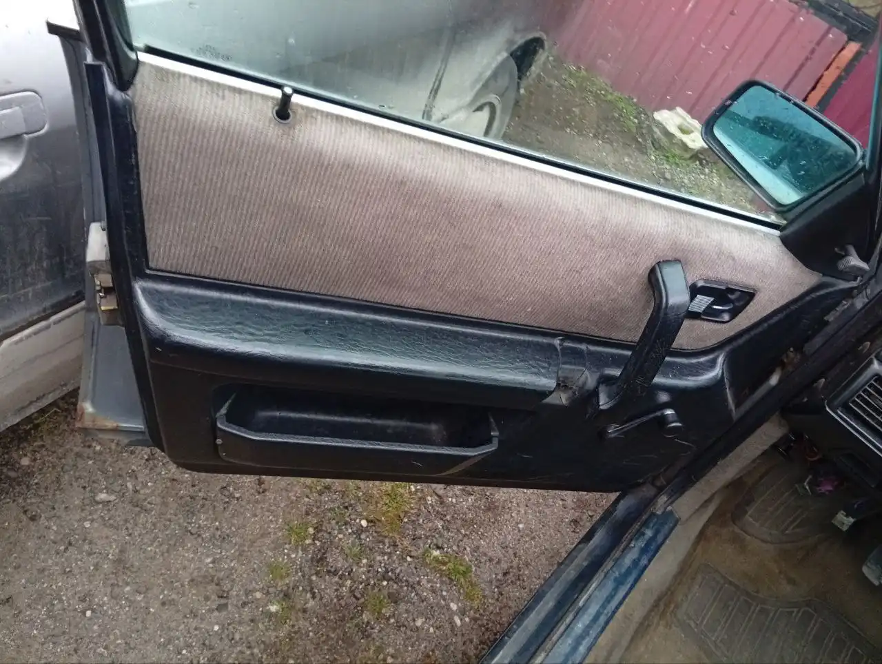 Дверные карты на Audi 100 c3 дорест