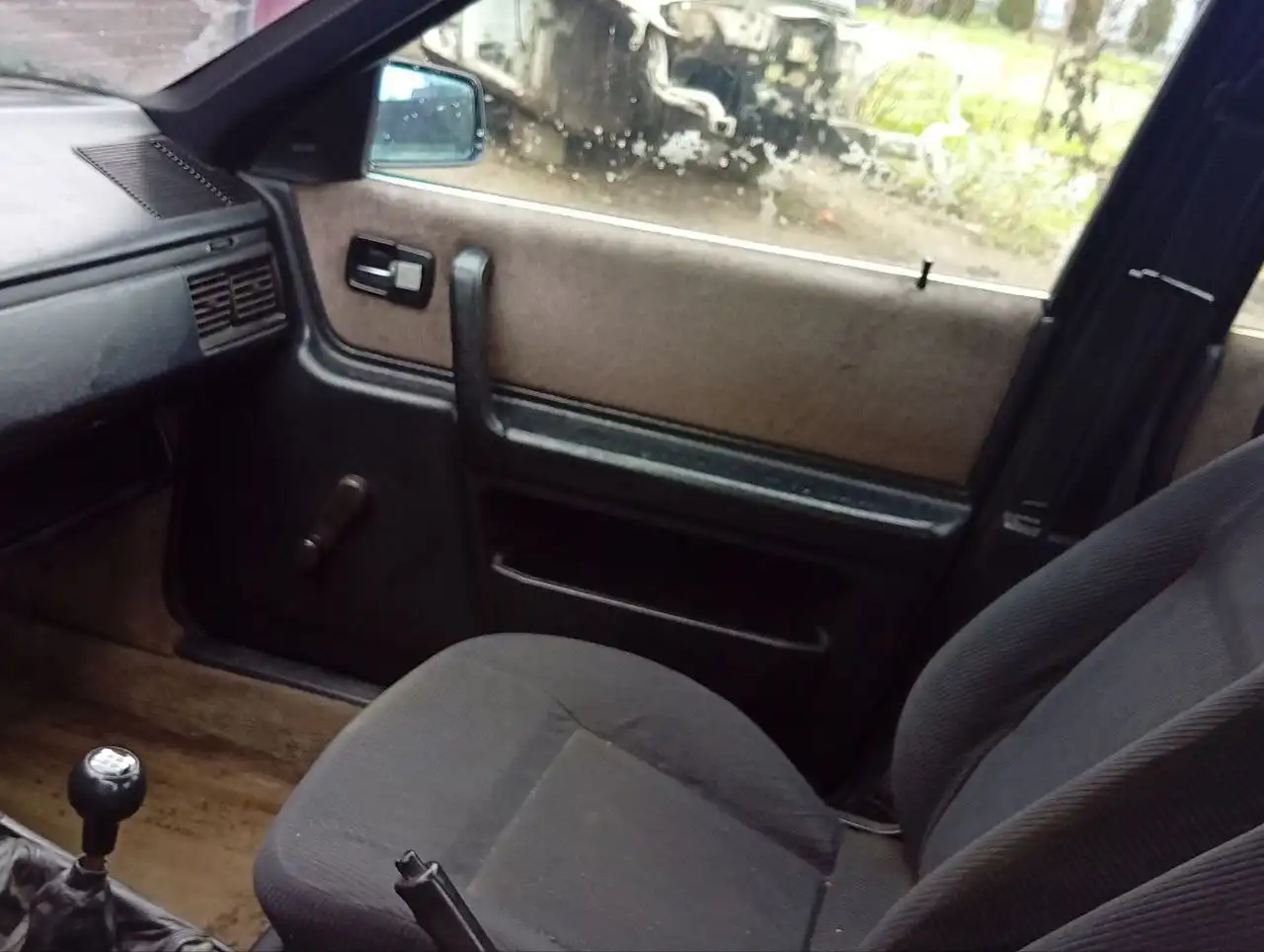 Дверные карты на Audi 100 c3 дорест