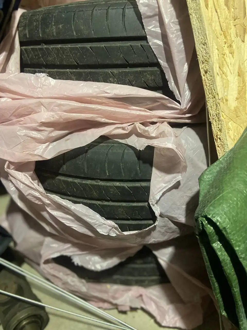 Продажа автозапчастей и резины в Калининграде