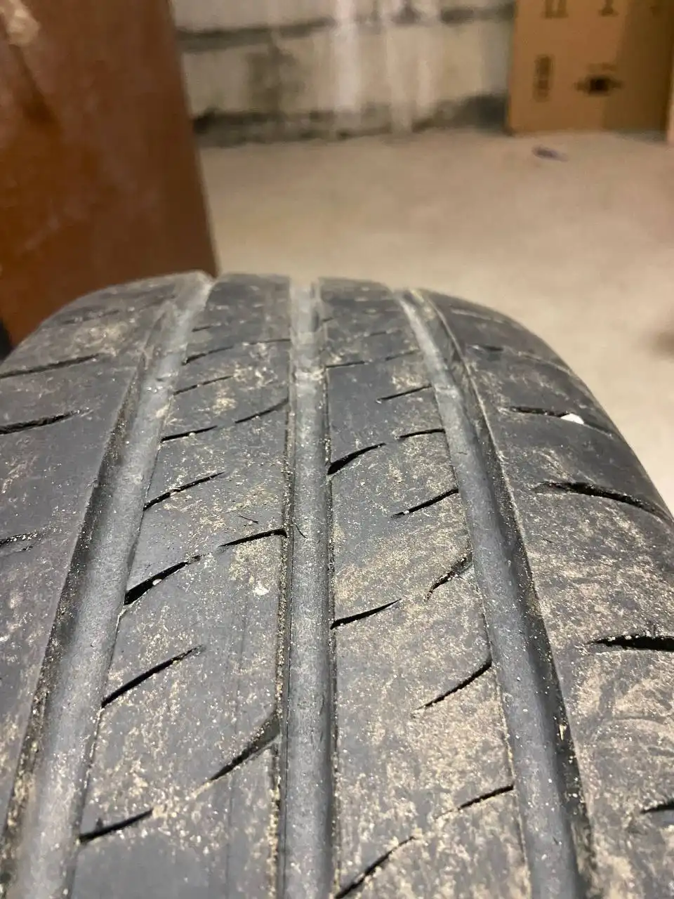 Продажа автозапчастей и резины в Калининграде