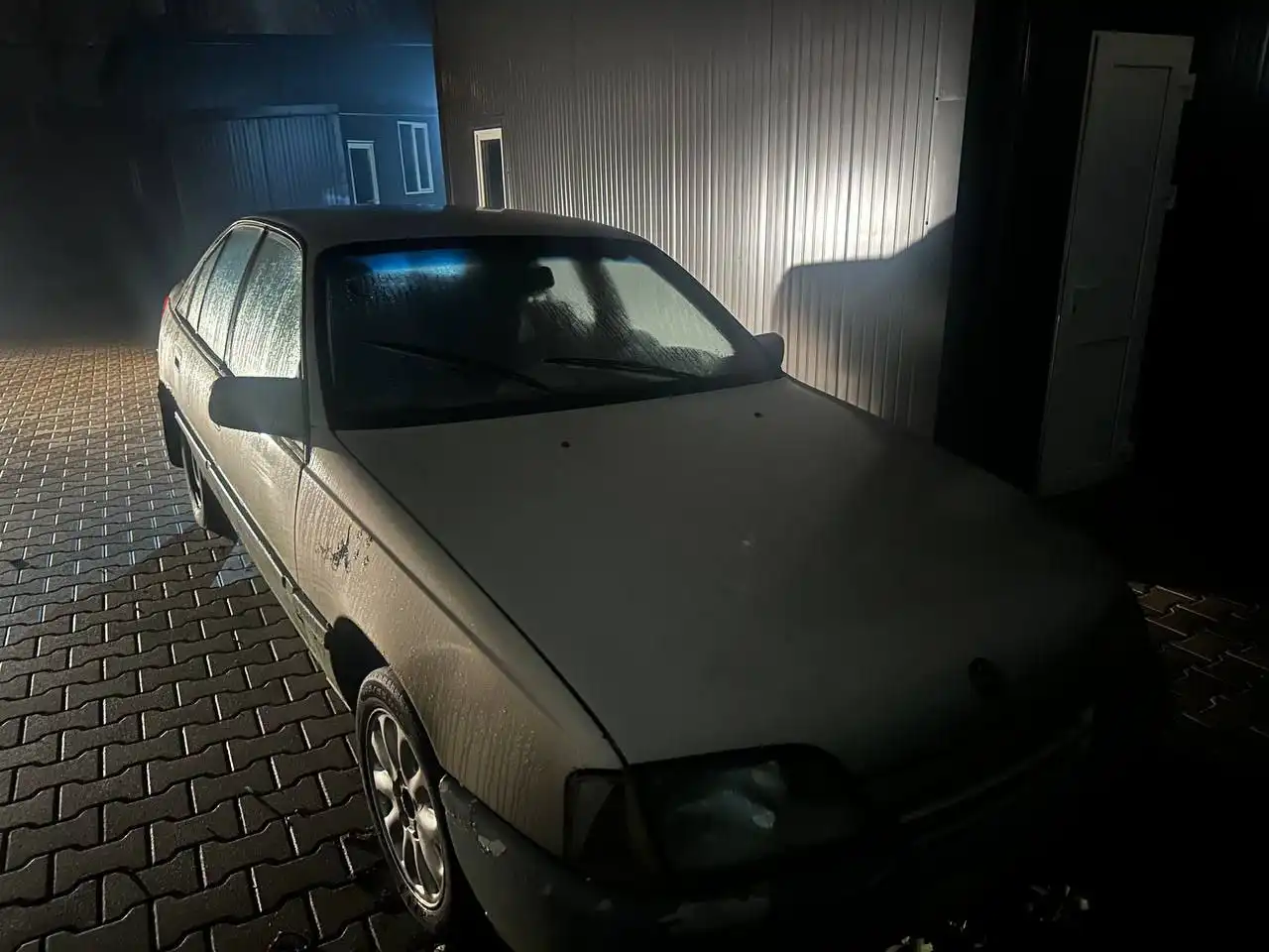 Продажа автомобиля BMW 2.0 автомат