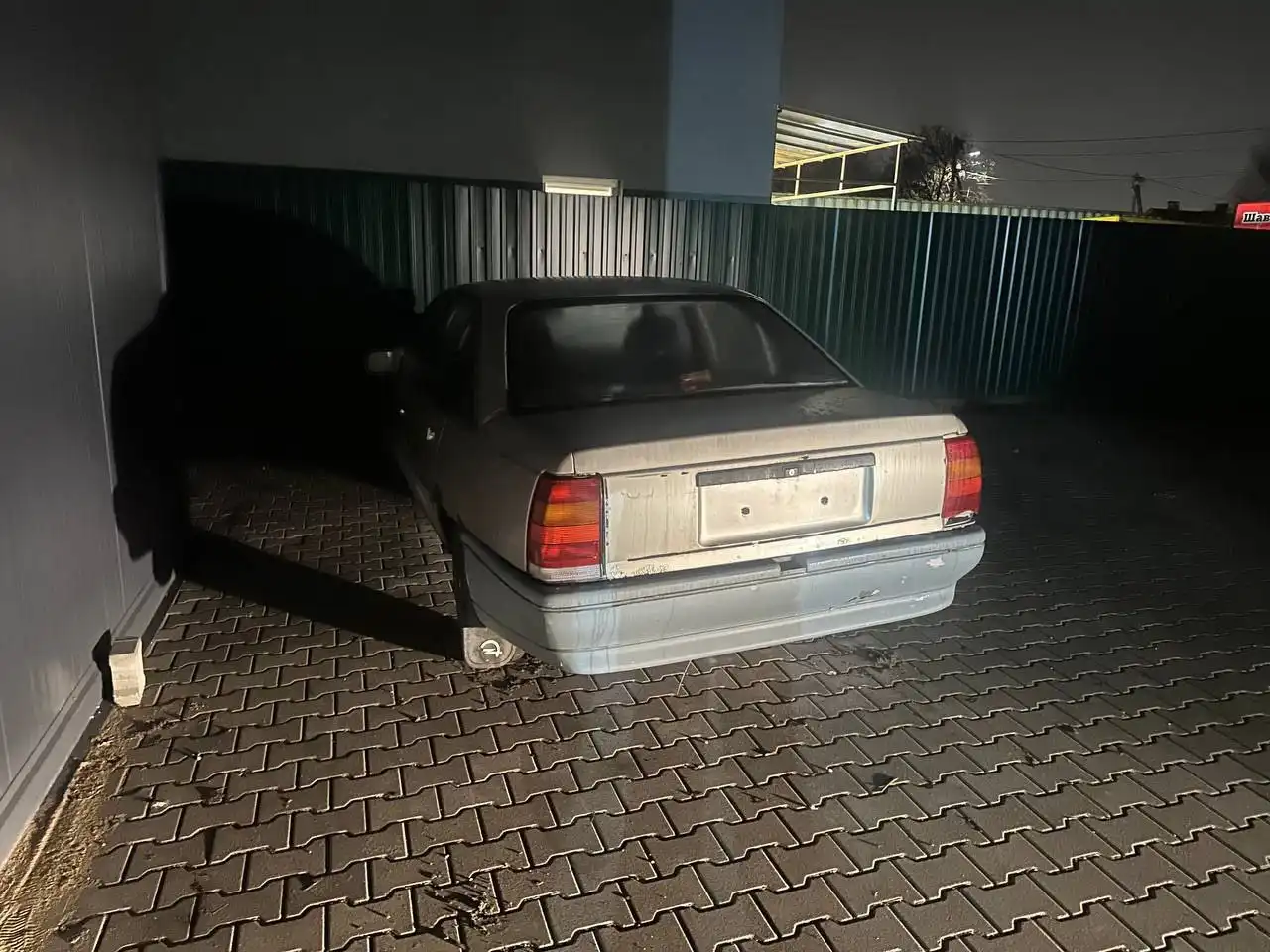 Продажа автомобиля BMW 2.0 автомат