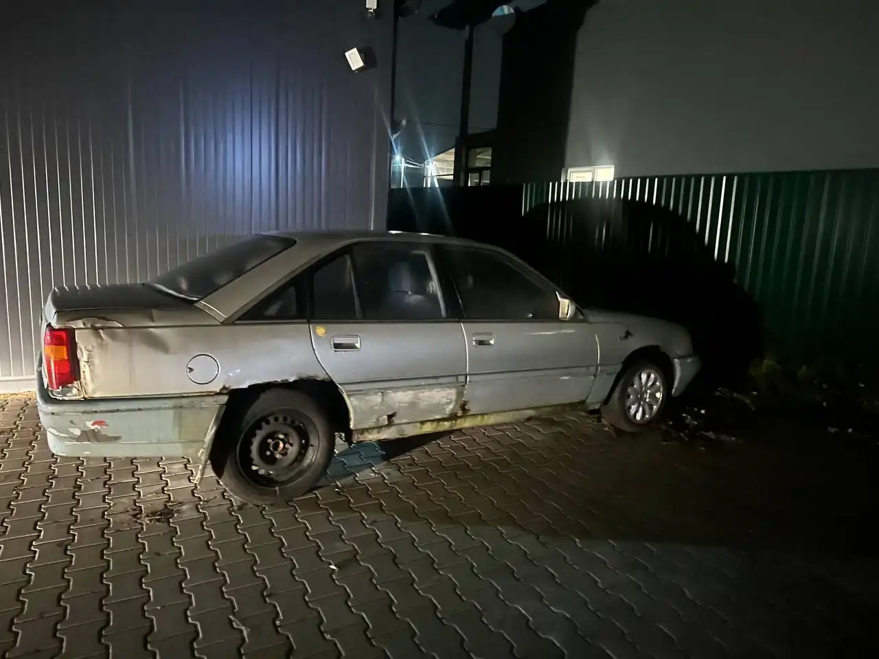 Продажа автомобиля BMW 2.0 автомат