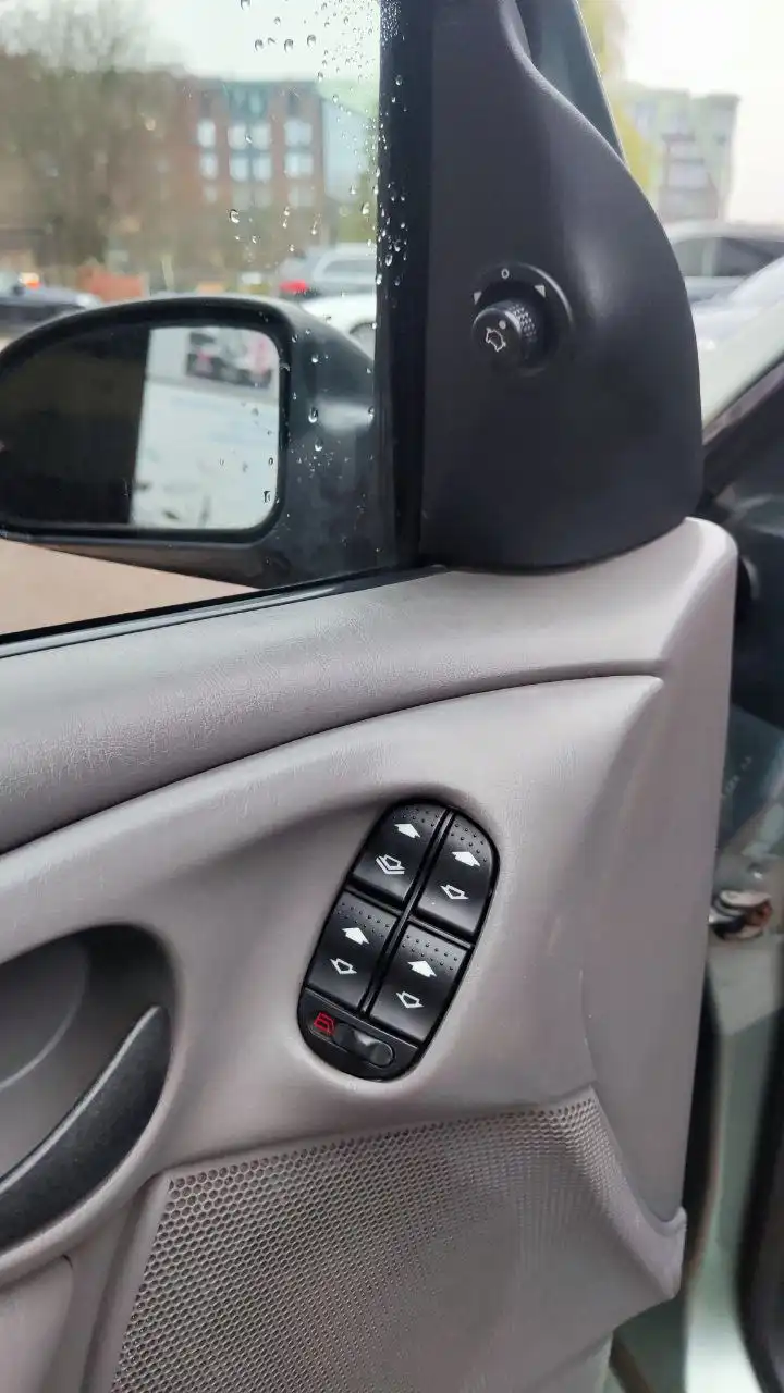 Ford Focus 2003 2.0 автомат