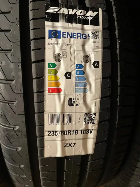 Продам летнюю резину AVON tyres 235/60R18 103V - Авто в Калининград