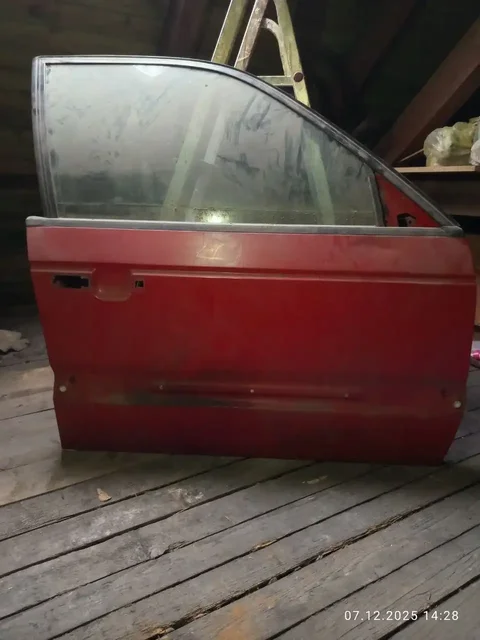 Дверь пассат Б3 пассажирская со стеклом - Запчасти в Калининград
