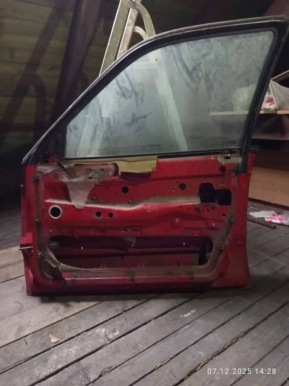 Дверь пассат Б3 пассажирская со стеклом