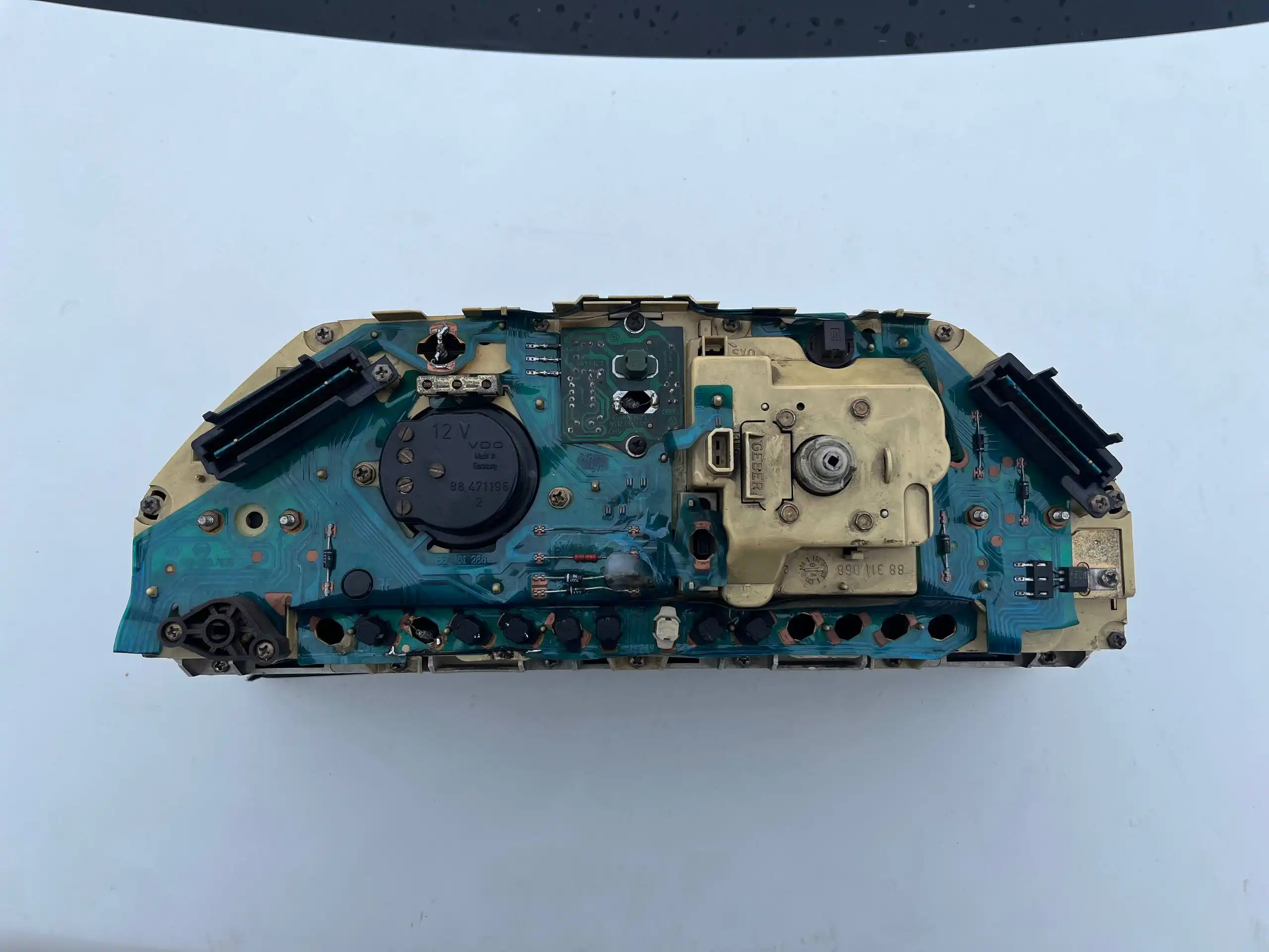 Продам приборку Audi 100 C3 дорестайлинг