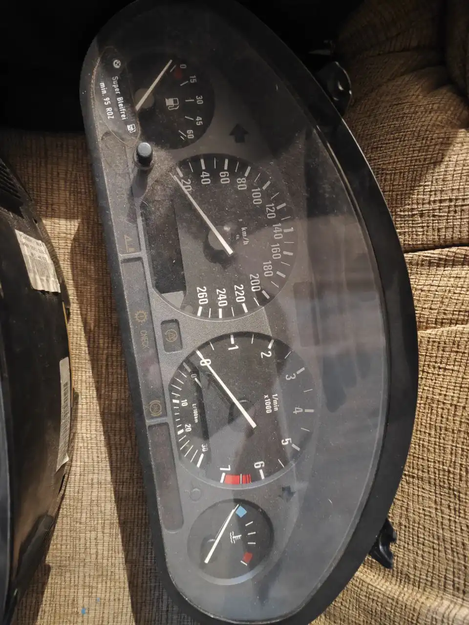 БМВ е36 в рабочем состоянии