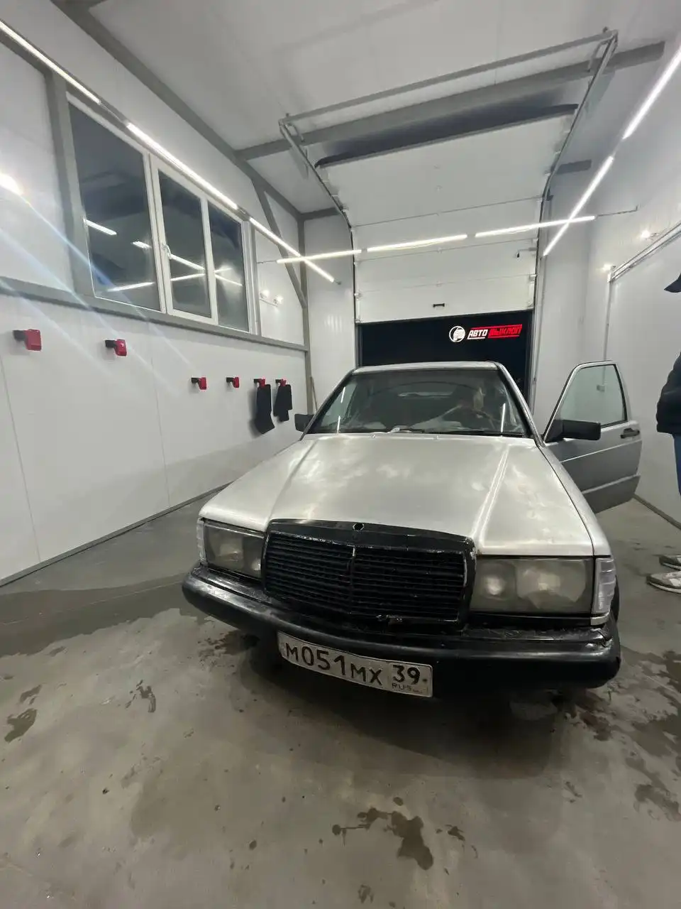 Mercedes Benz w201 (190) 1986 года, 2.0 дизель