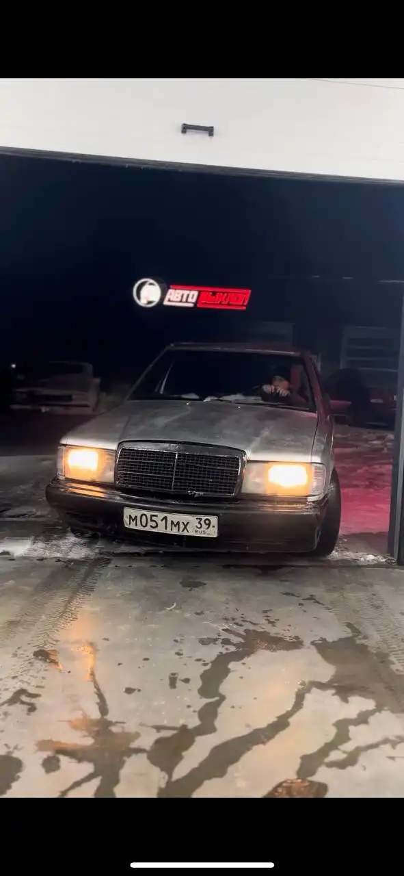 Mercedes Benz w201 (190) 1986 года, 2.0 дизель