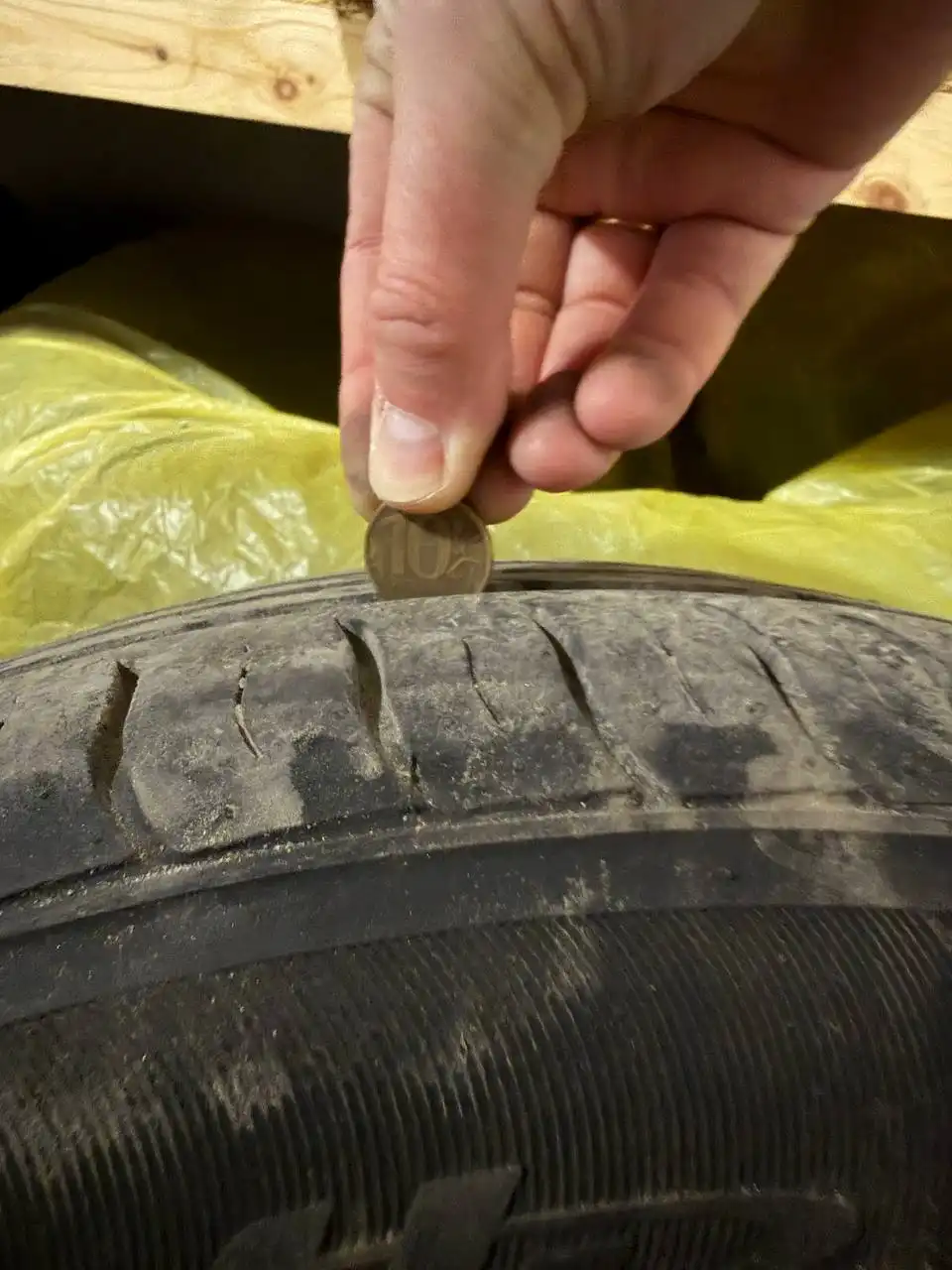 Продам диски с резиной от Audi 100 C3