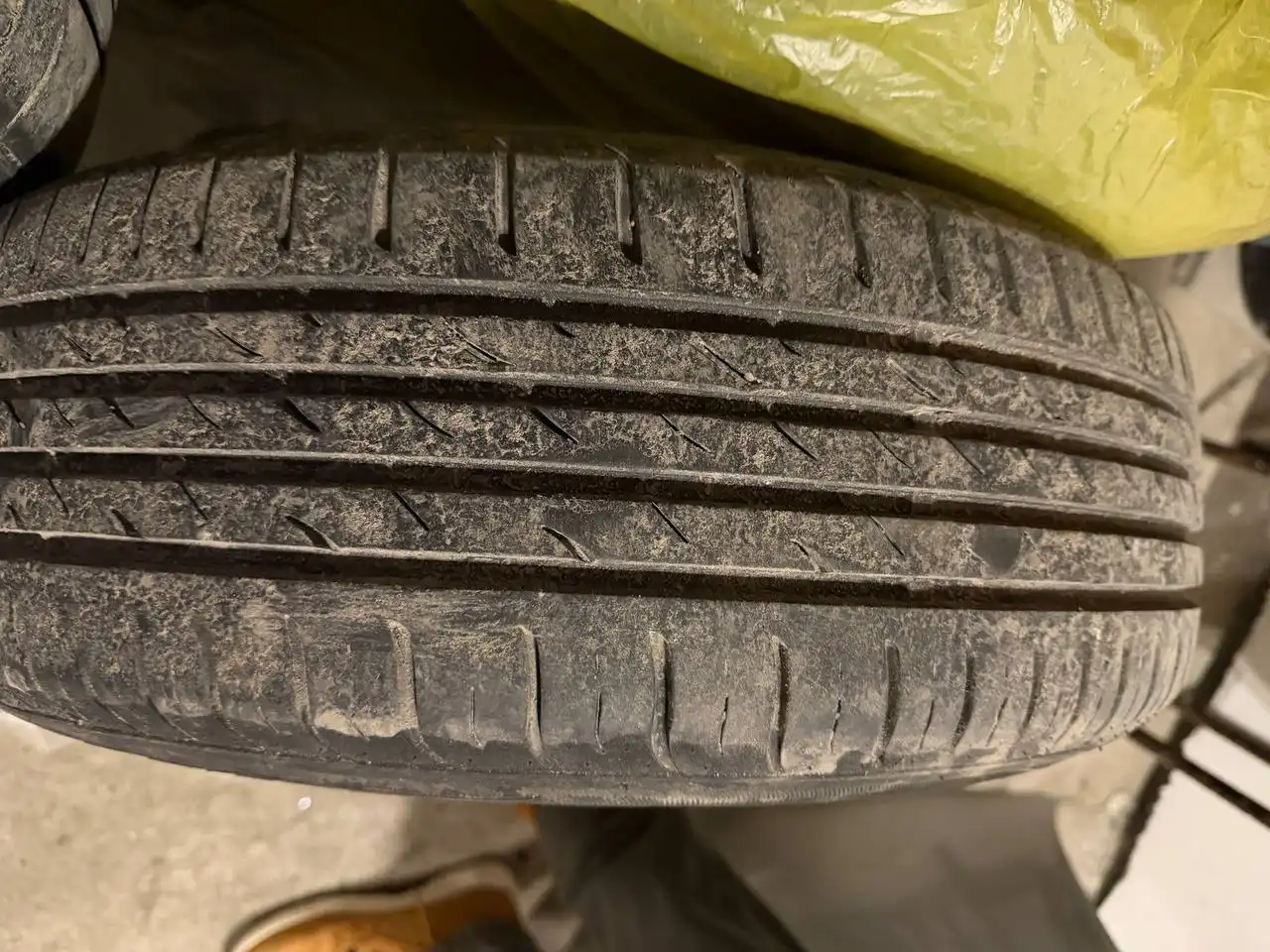 Продам диски с резиной от Audi 100 C3