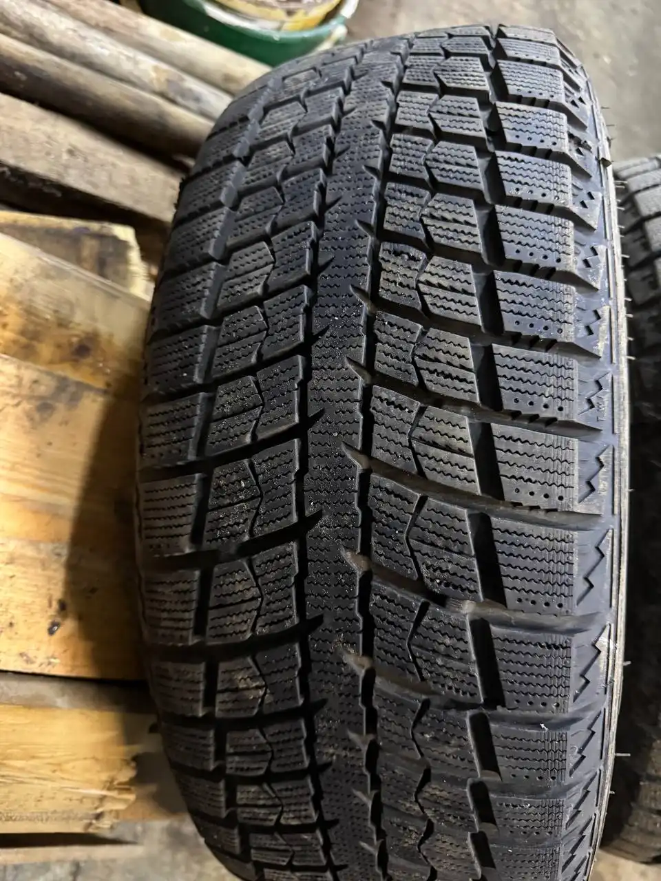 Продажа шин LingLong Green-Max Winter Ice I-15 205/55 R16 94T