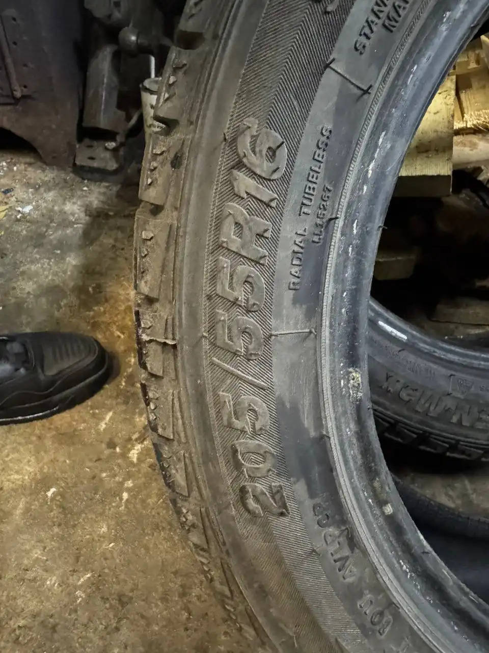 Продажа шин LingLong Green-Max Winter Ice I-15 205/55 R16 94T
