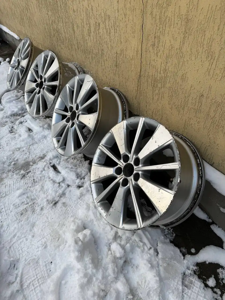 Комплект оригинальных дисков 18 диаметра на японские или корейские авто