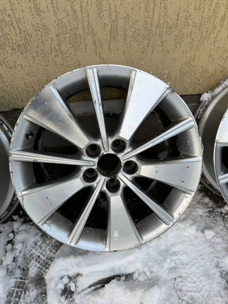 Комплект оригинальных дисков 18 диаметра на японские или корейские авто