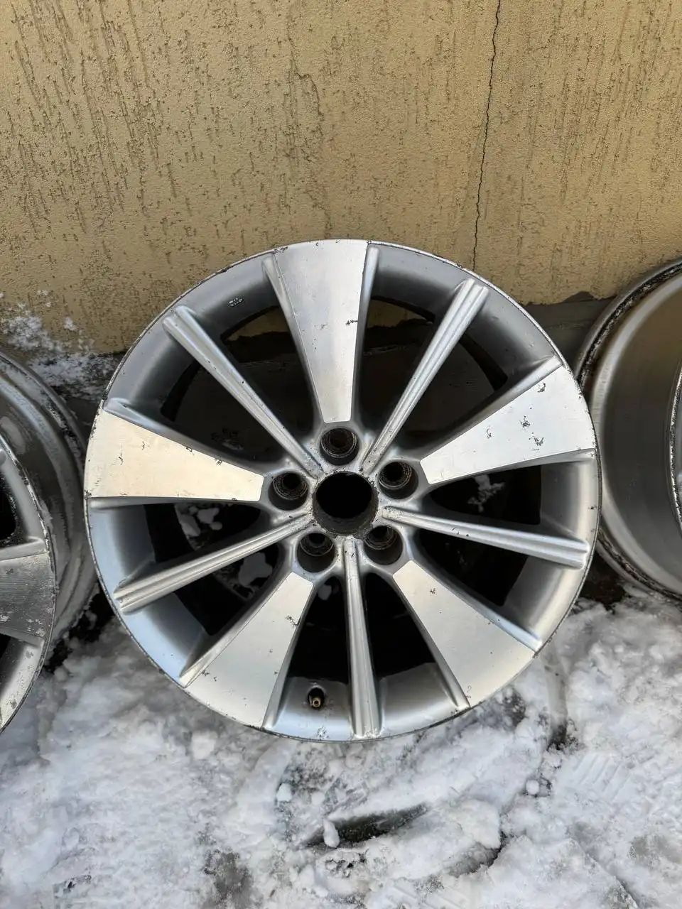 Комплект оригинальных дисков 18 диаметра на японские или корейские авто