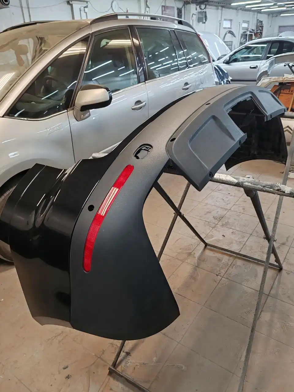 Продам бампер Volkswagen Touareg 2008