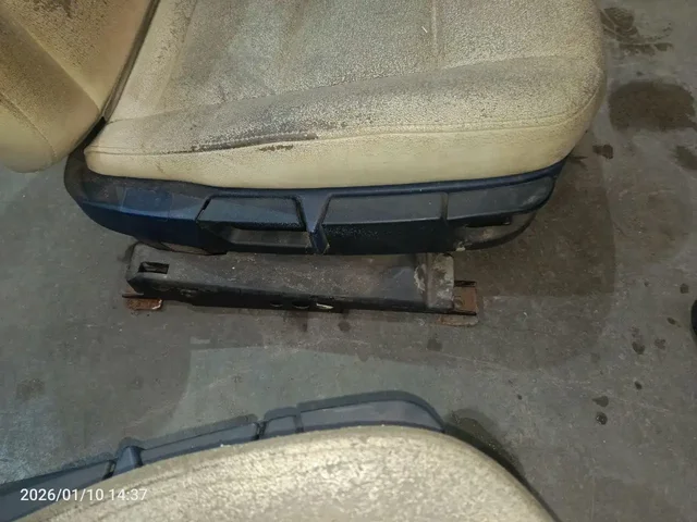 Передние сиденья BMW E36 на запчасти - частное объявление в Калининград