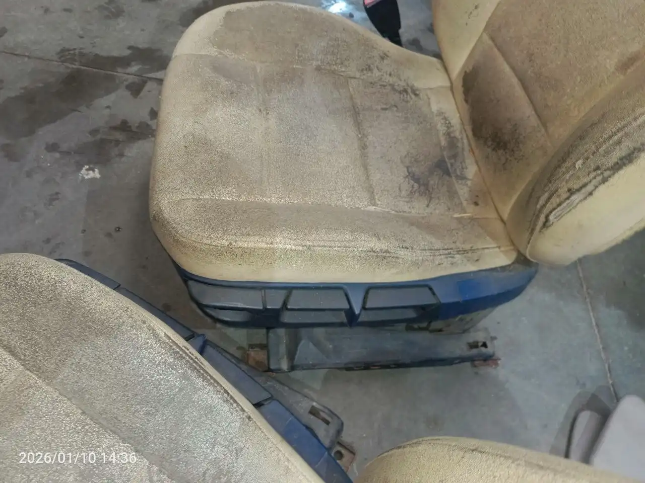 Передние сиденья BMW E36 на запчасти