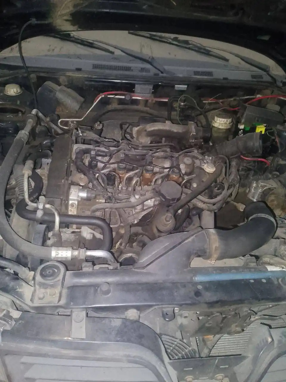 Тойота Каризма 1.9 дизель на запчасти или восстановление - Запчасти (Авто) в Калининград