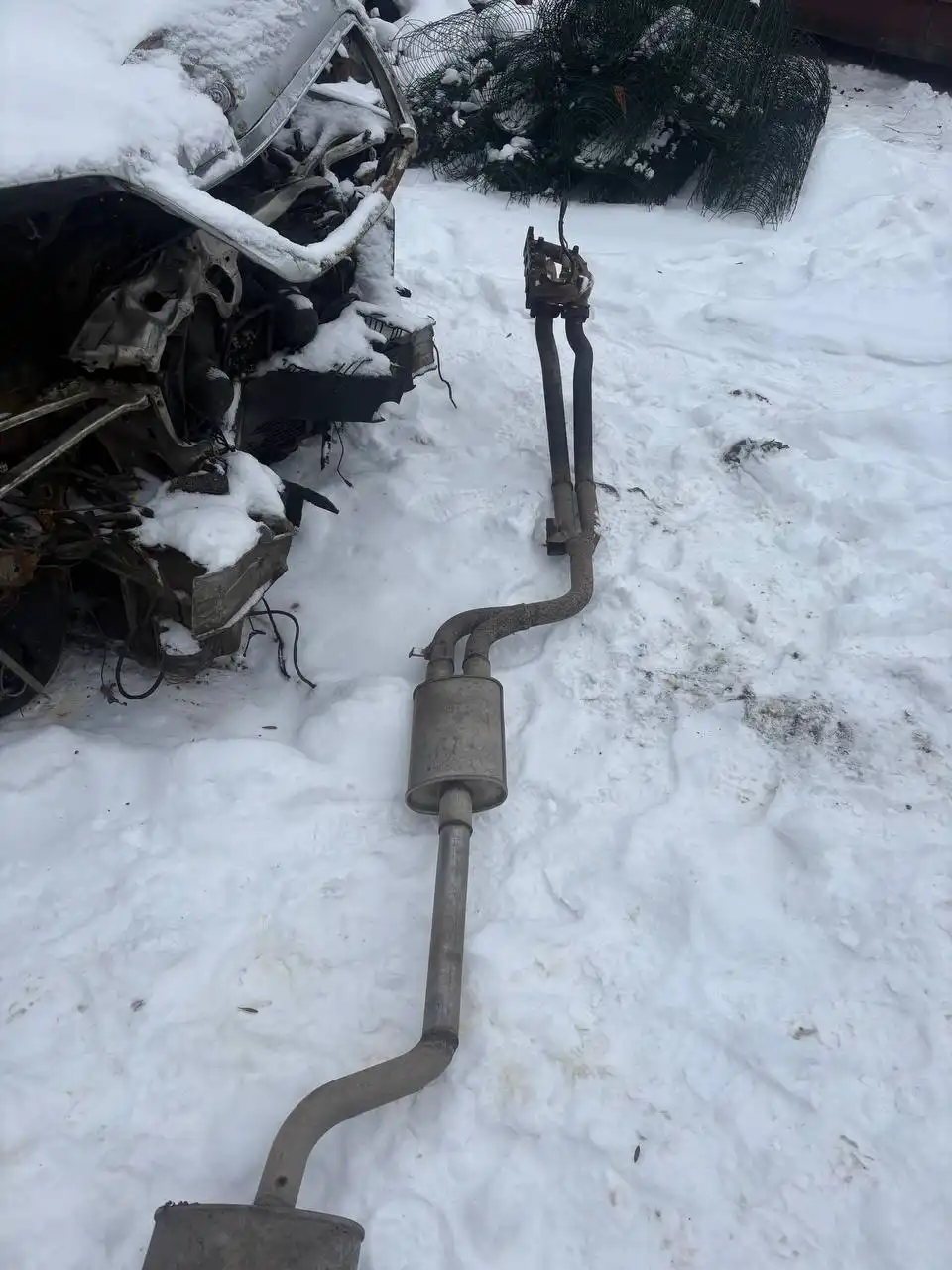 Выхлопная система Mercedes 124 2.2/2.0 M111 - Автомобильные запчасти (Запчасти) в Калининград