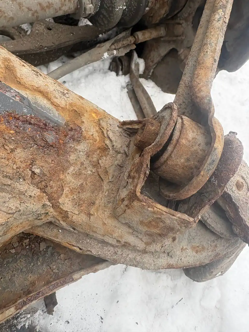 Подрамник Mercedes W124 - Автозапчасти (Запчасти) в Калининград