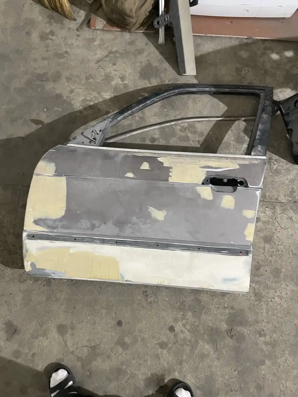 Бампер с губой шницер и дверь водителя BMW E34 - Кузовные детали (Запчасти) в Калининград