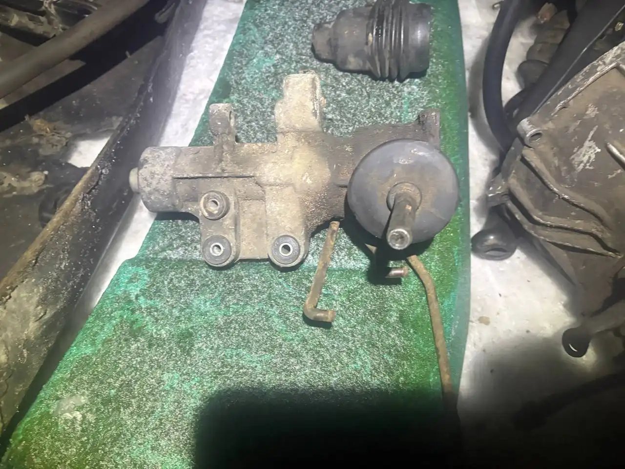 Запчасти Мерседес Т1: мотор 2.4, коробка механика 5-ступка, ГУР - Автозапчасти (Запчасти) в Калининград