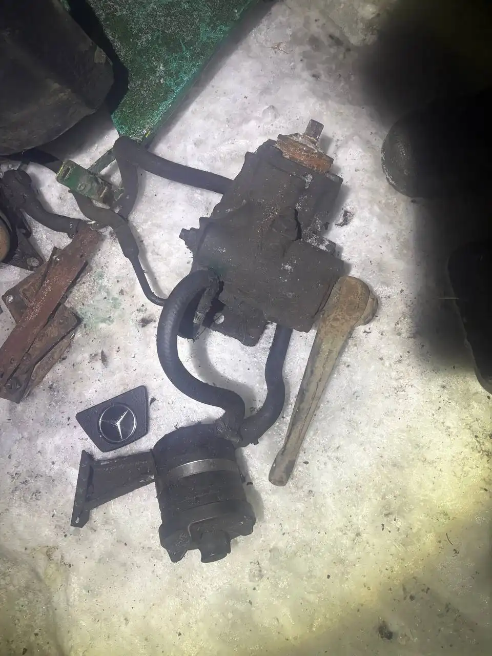 Запчасти Мерседес Т1: мотор 2.4, коробка механика 5-ступка, ГУР - Автозапчасти (Запчасти) в Калининград