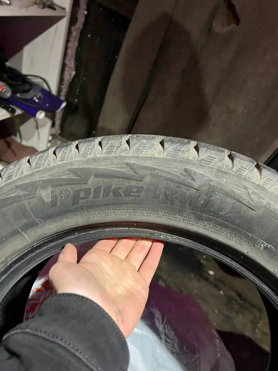 Продам два комплекта резины R17 для Tiguan - Шины и диски (Авто) в Калининград