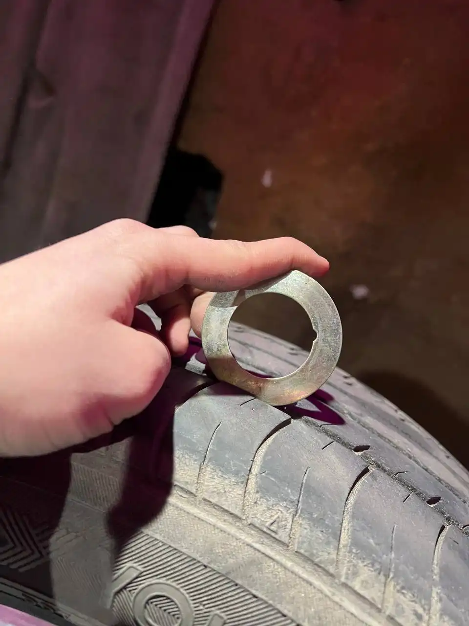 Продам два комплекта резины R17 для Tiguan - Шины и диски (Авто) в Калининград