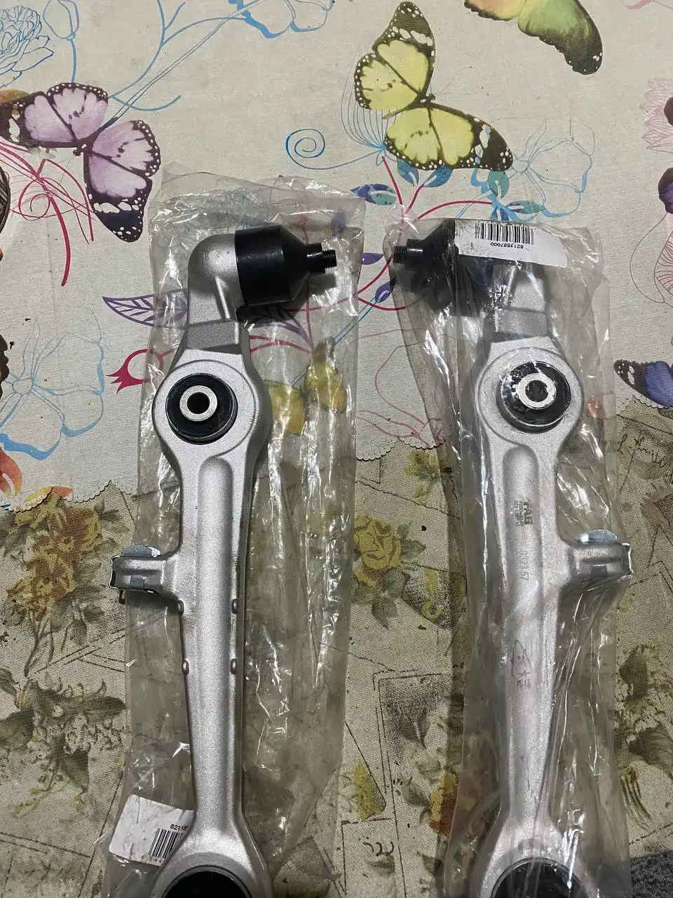 Передние нижние рычаги Audi A6 C5 - Подвеска (Запчасти) в Калининград