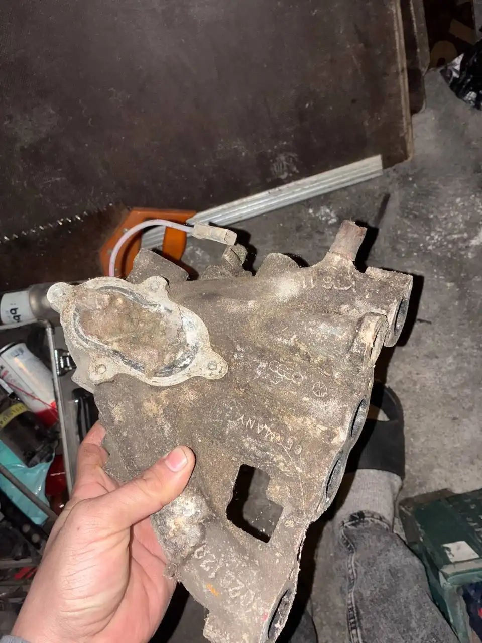 Впускной коллектор Audi 100 C3 1.8 - Автозапчасти (Запчасти) в Калининград