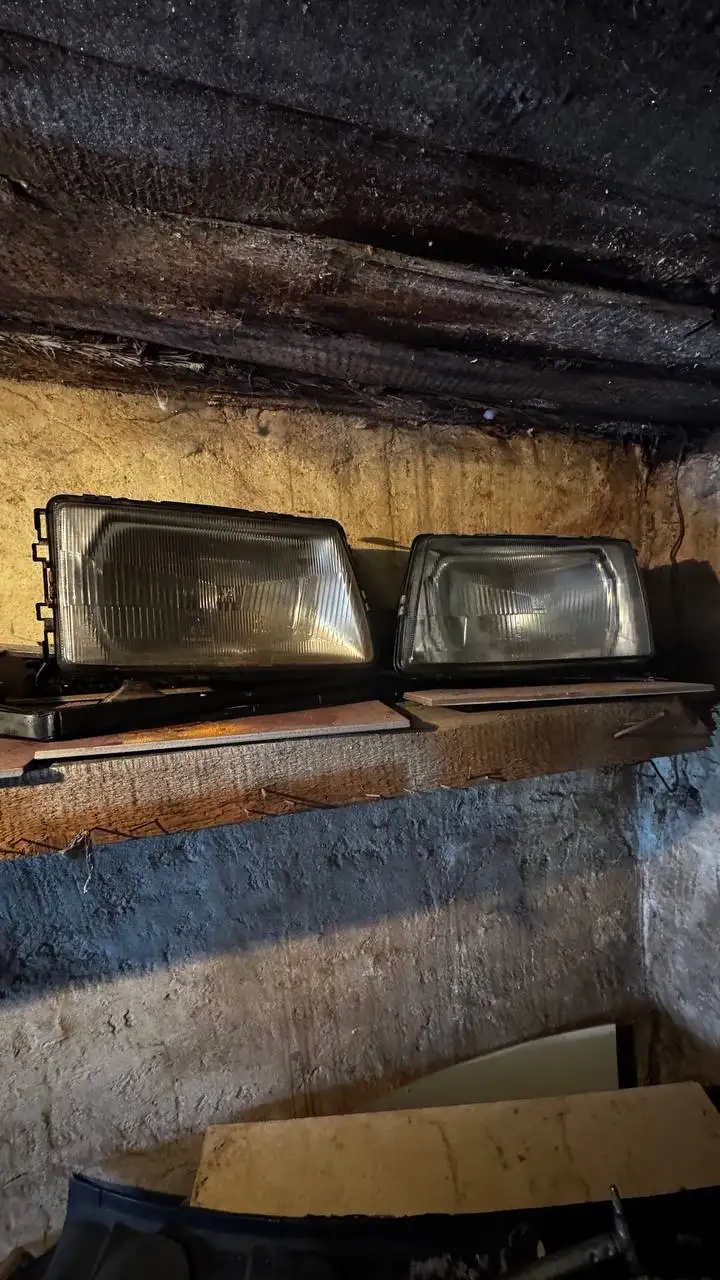 Продам фары Audi 100 C3 - Оптика (Запчасти) в Калининград