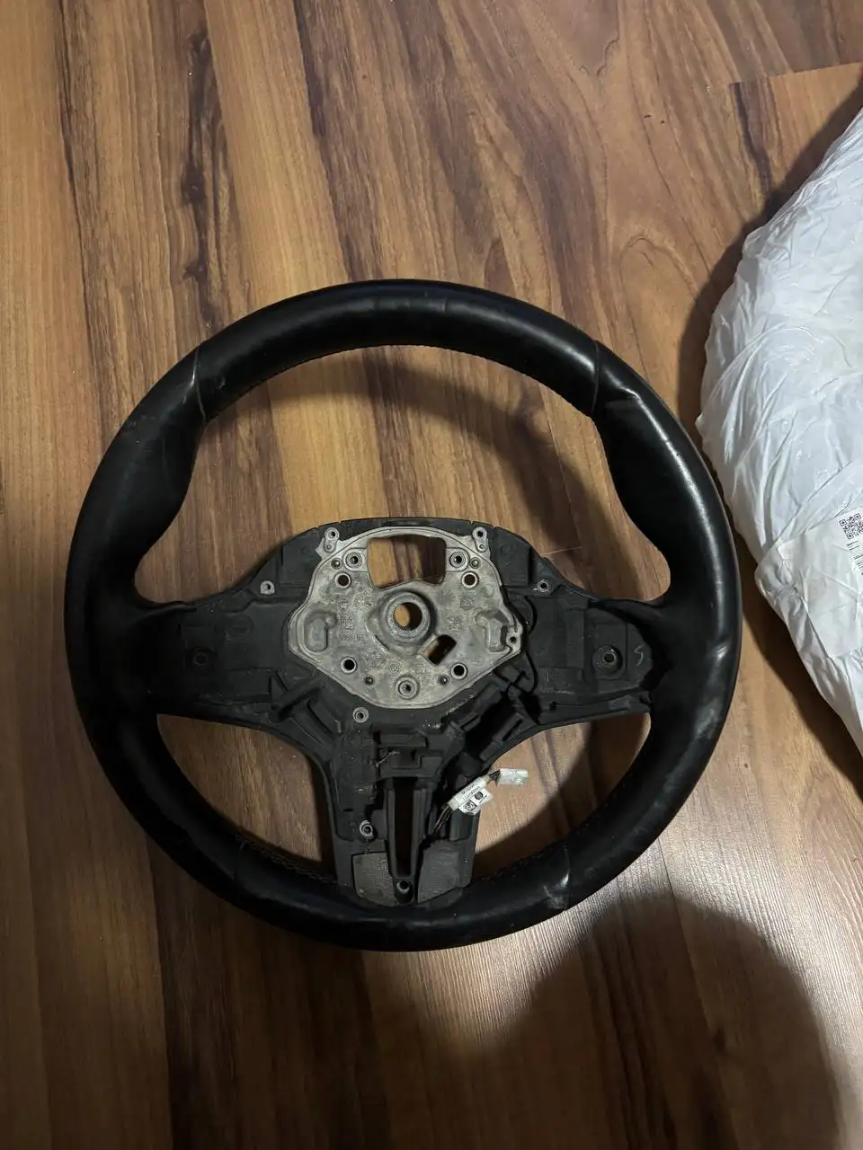 Руль BMW G30 без подушки - Рулевое управление (Запчасти) в Калининград