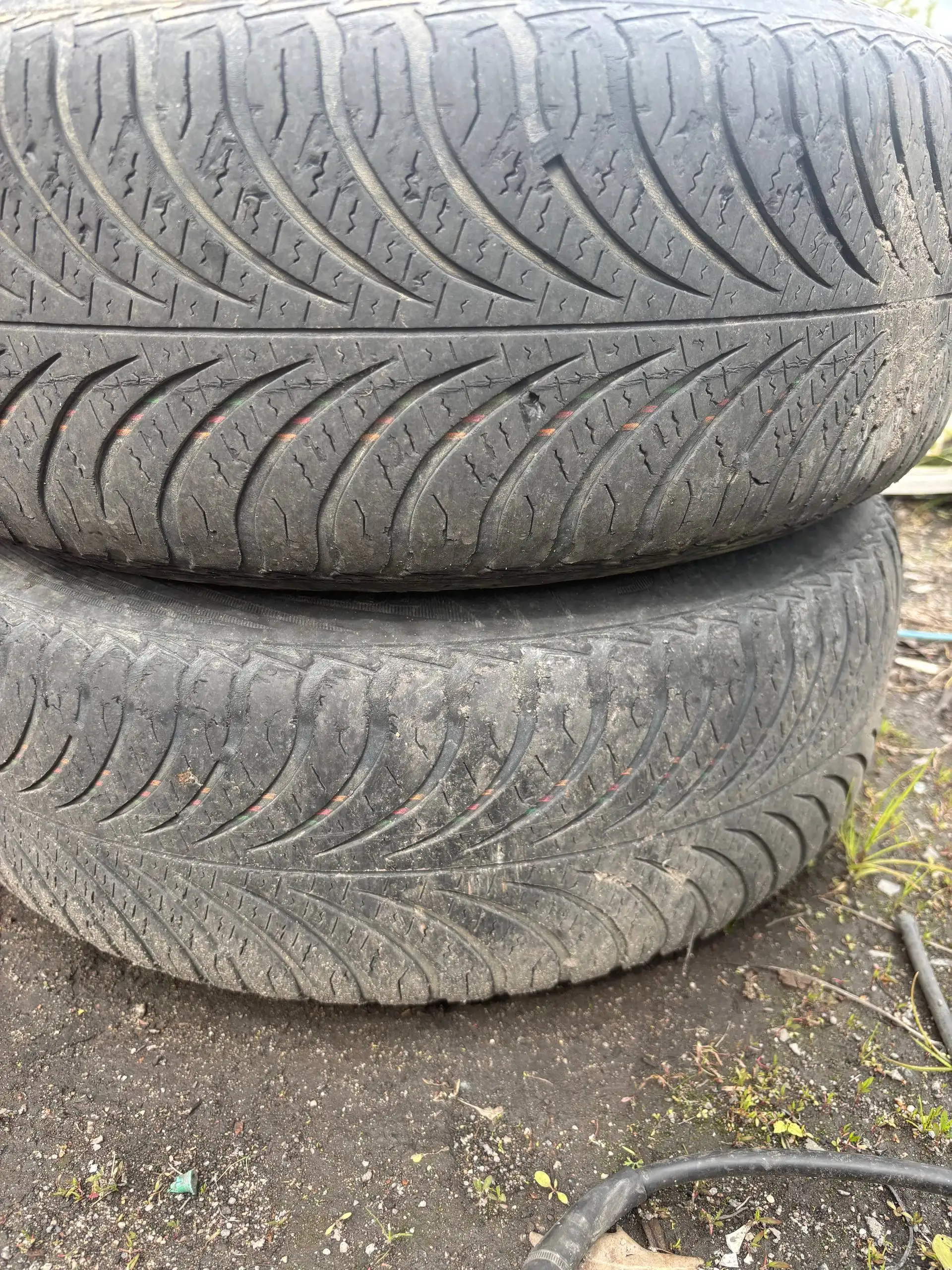 Продажа дисков с резиной для ВАЗ 124 - Колесные диски и резина (Запчасти) в Калининград