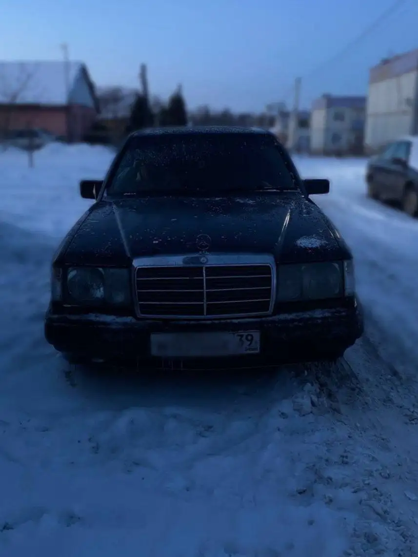 Mercedes-Benz с автоматом и хорошей музыкой - Авто в Калининград