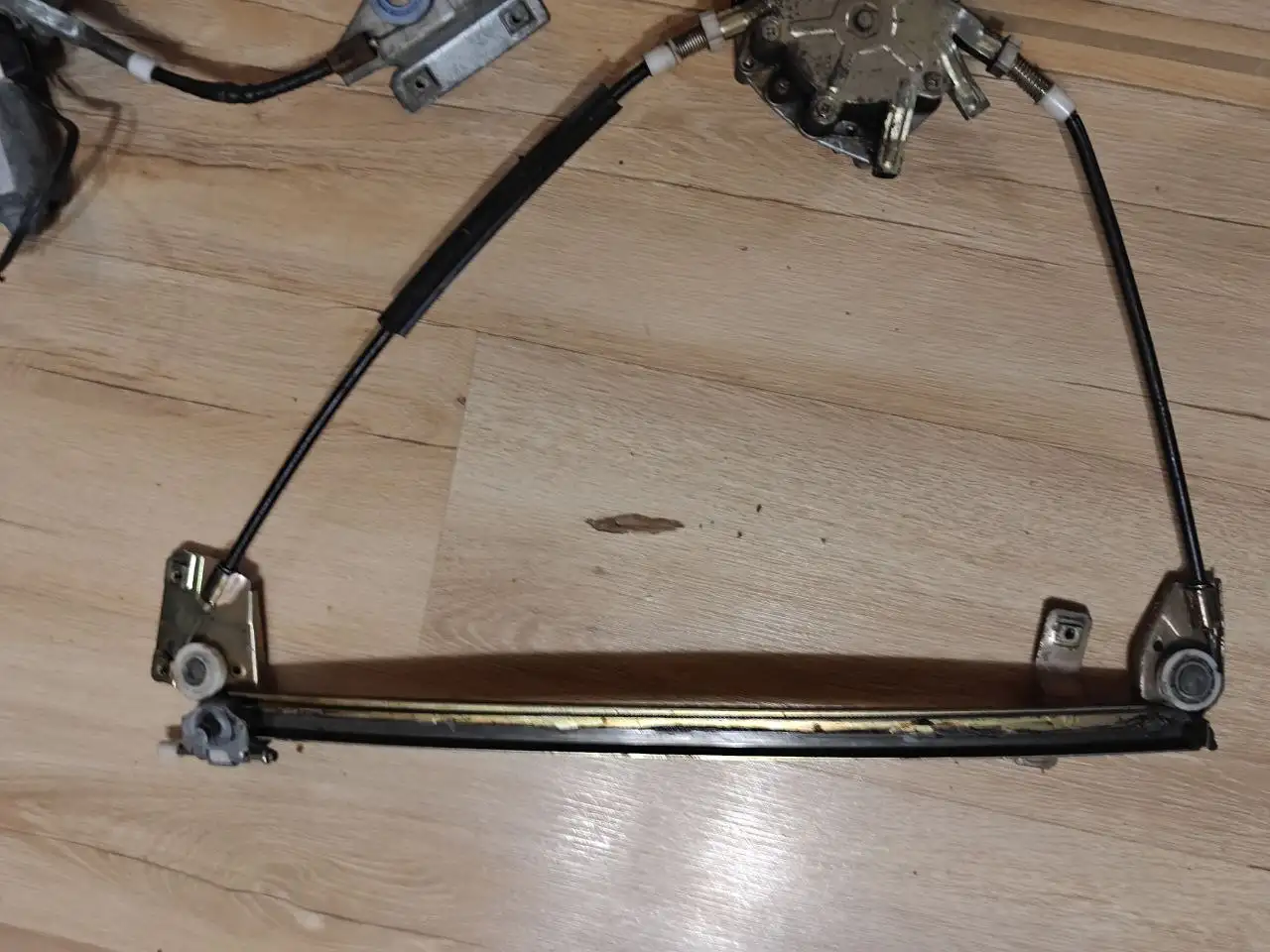 На сотку 44 по 1000 рублей любой - Запчасти (Авто) в Калининград