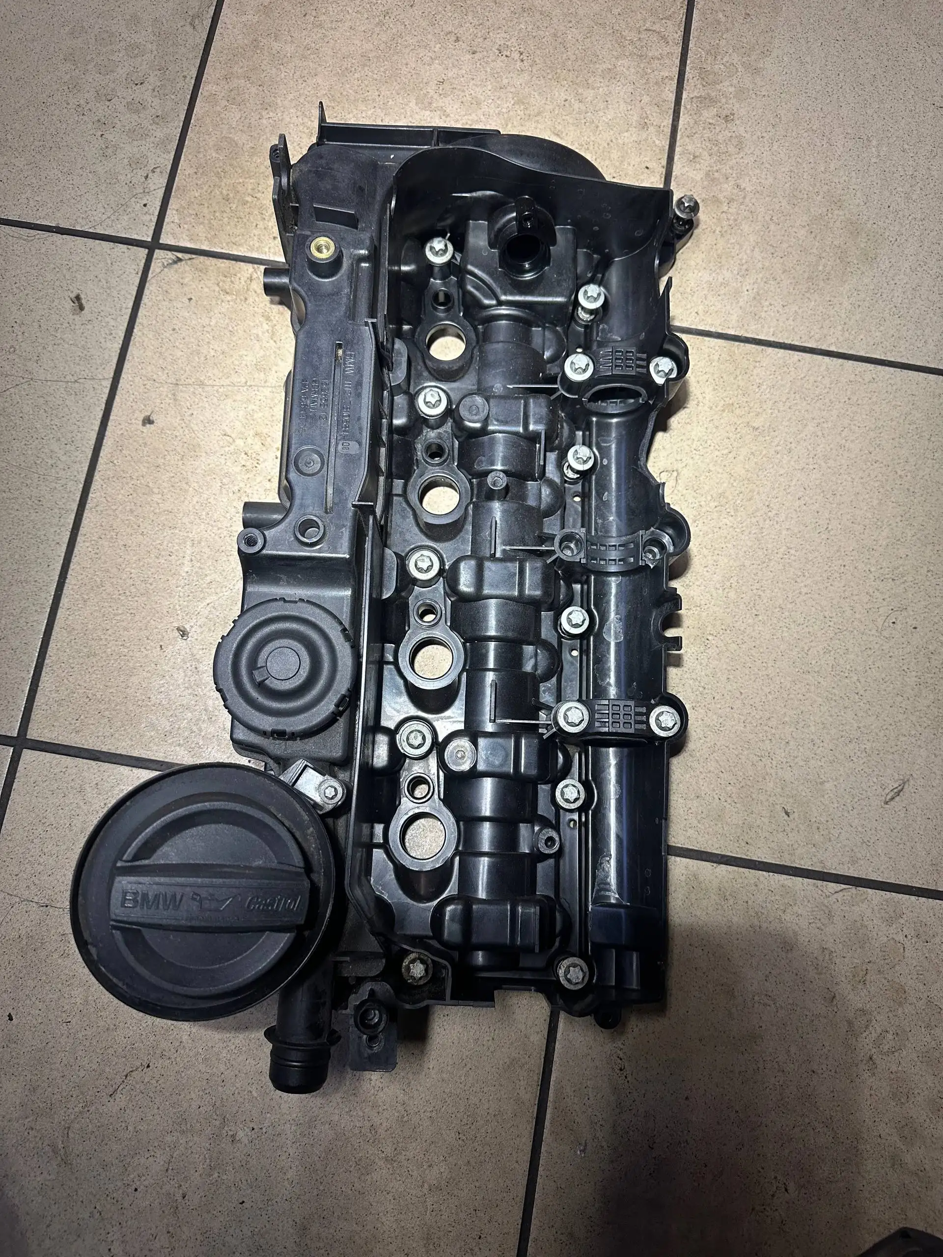 Клапанная крышка n47d20 - Запчасти в Калининград