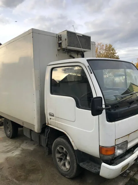 Nissan Atlas ПРАВЫЙ РУЛЬ рефрижератор - Универсал в Калининград