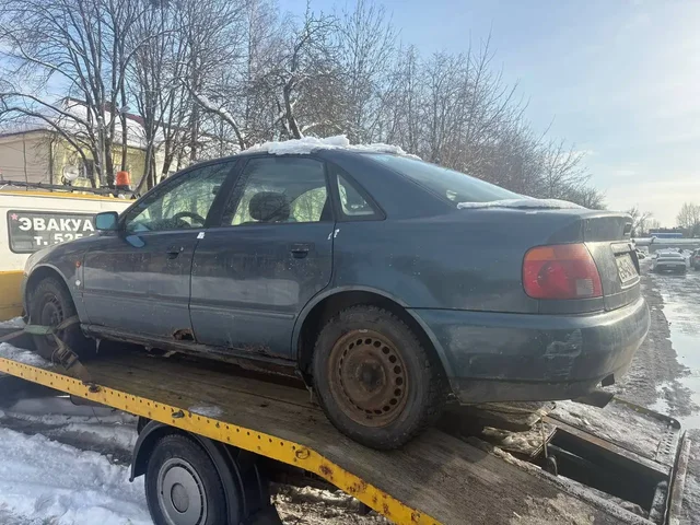 Ауди А4 B5 1.6 МКПП на разбор - Универсал в Калининград