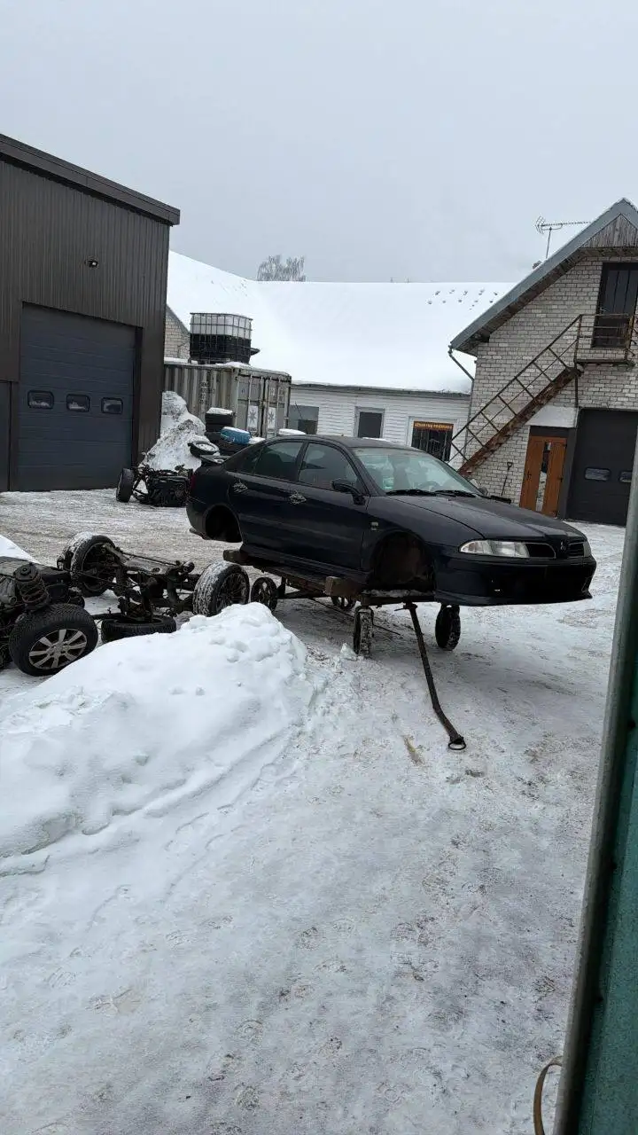 Запчасти для Mitsubishi Charisma - Запчасти в Калининград